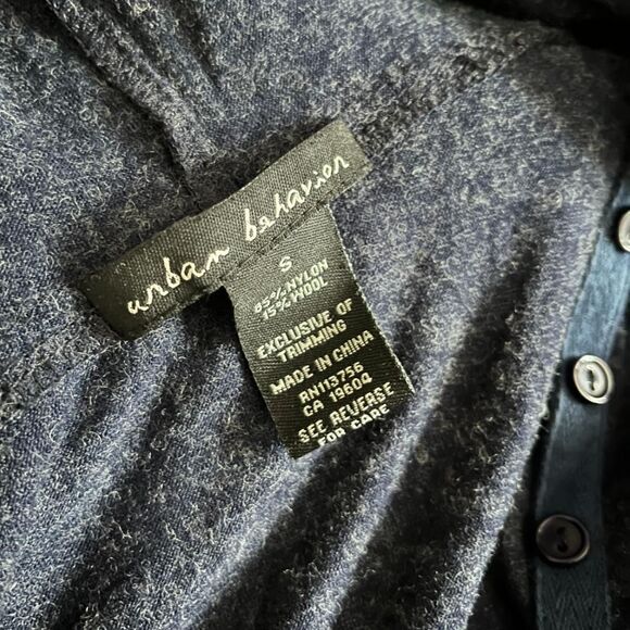 Vintage Y2K Navy Blue Gray Henley Long Sleeves with Hoodie from Urban Behavior - Picture 7 of 7